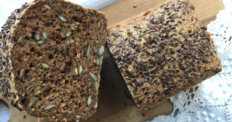 Lækkert glutenfrit ‘rug’brød på den hurtige måde