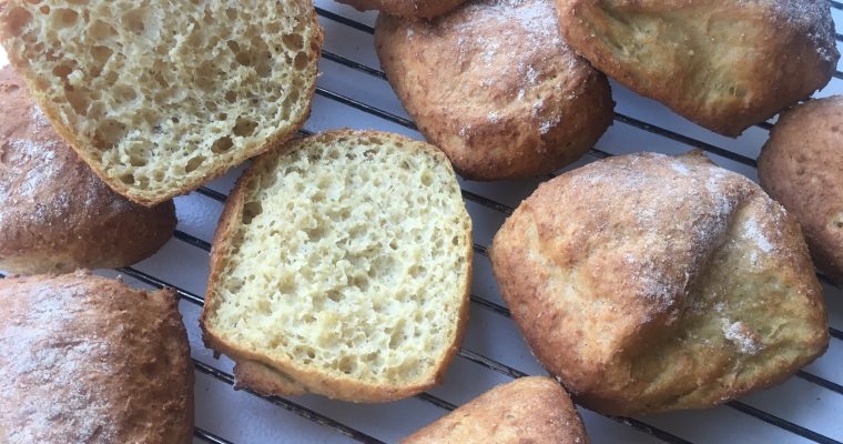 Luftige og lækre glutenfri boller med havre- og majsmel