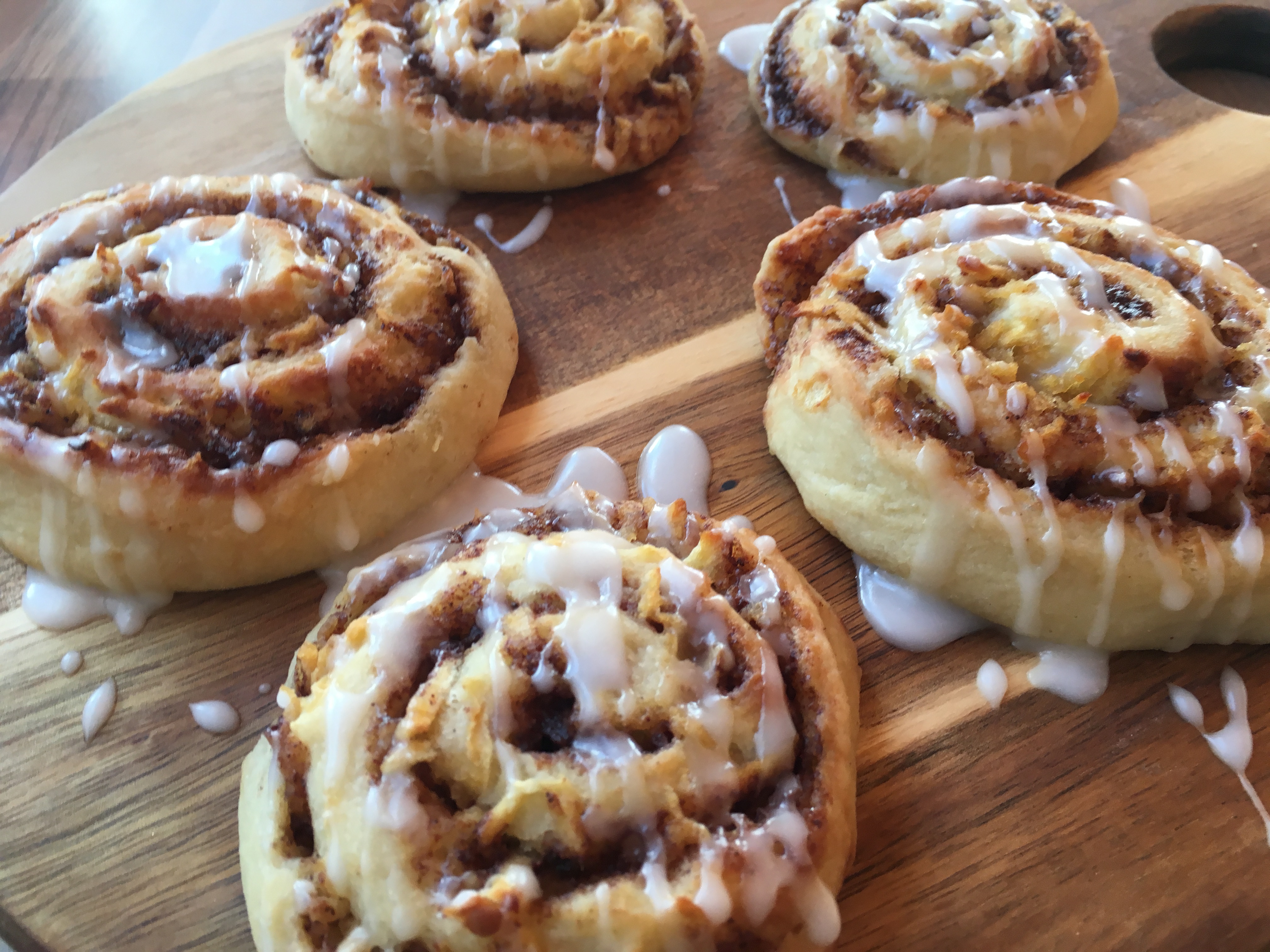 Glutenfri kanelsnegle med revet æble