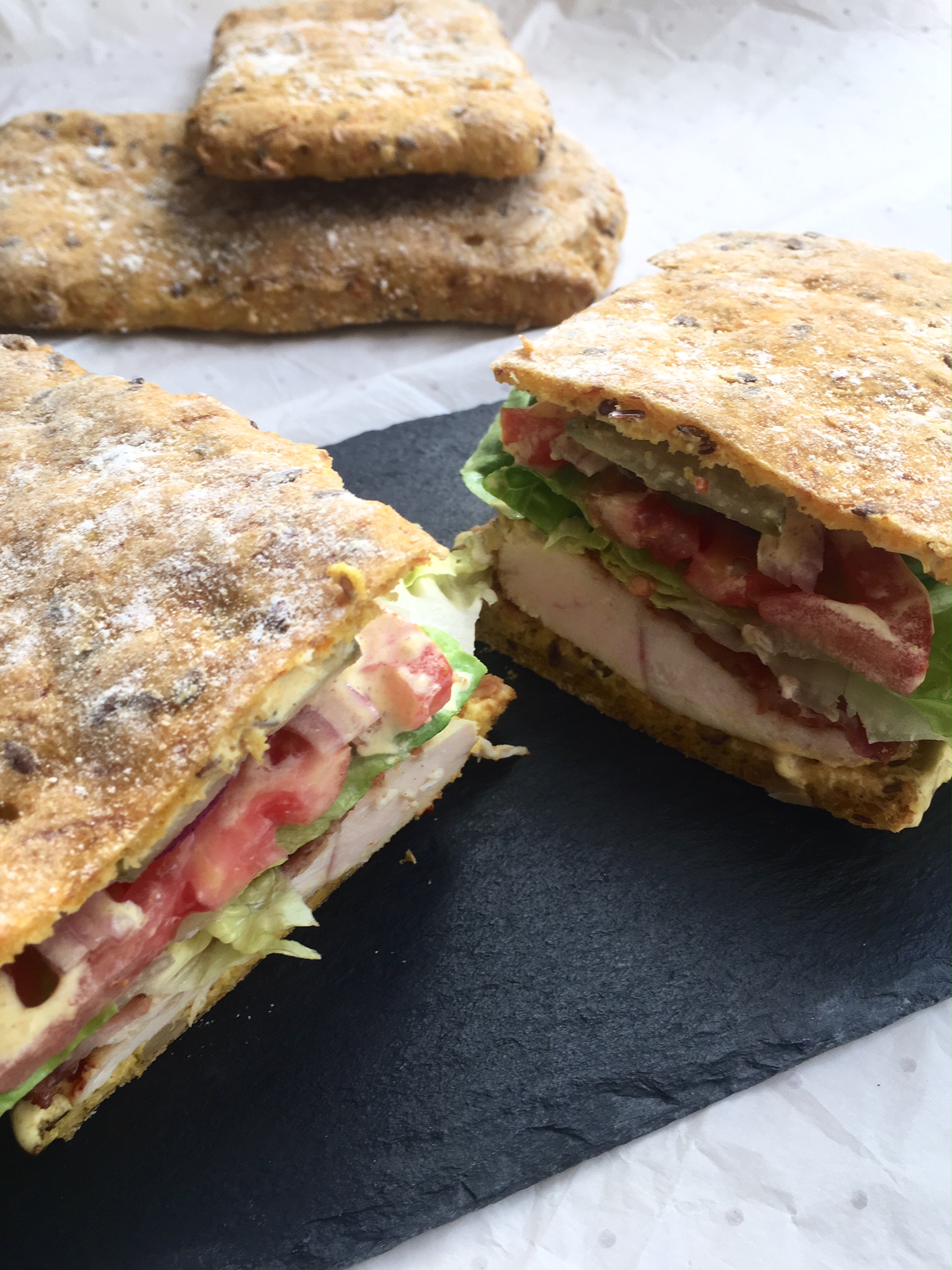 Glutenfri sandwichbrød med gulerødder, frø og kerner