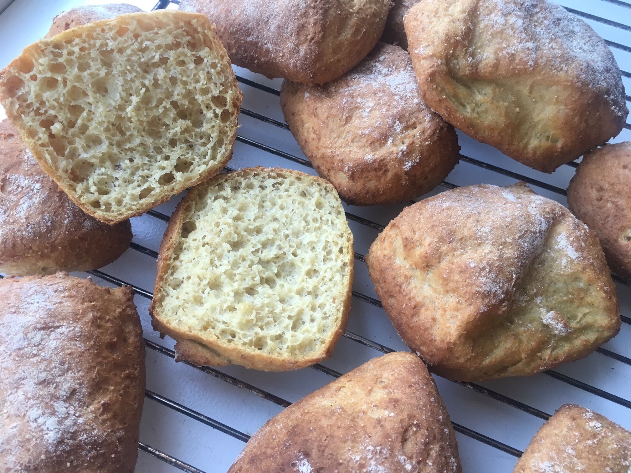 Luftige og lækre glutenfri boller med havre- og majsmel