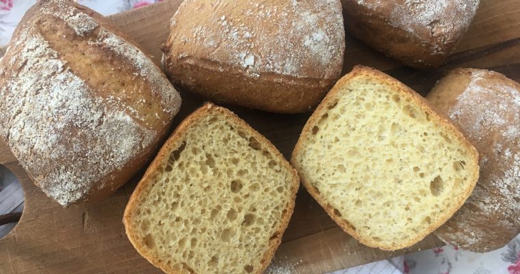 Koldhævede glutenfri havre/majs boller